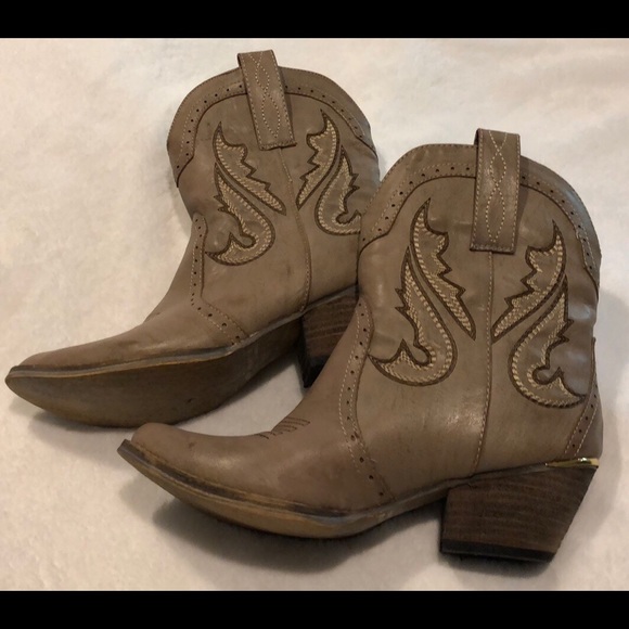 short cowgirl boot